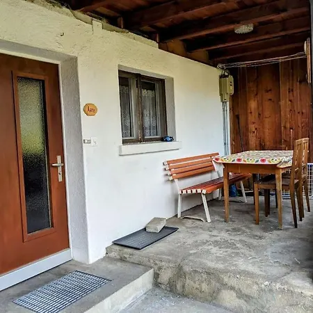 Alpine W/parking And Porch